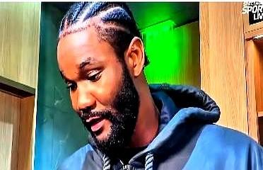 凌晨两点在面馆刷新闻，突然就不丧了。

白天工位上，98年的实习生还在抱怨“努力