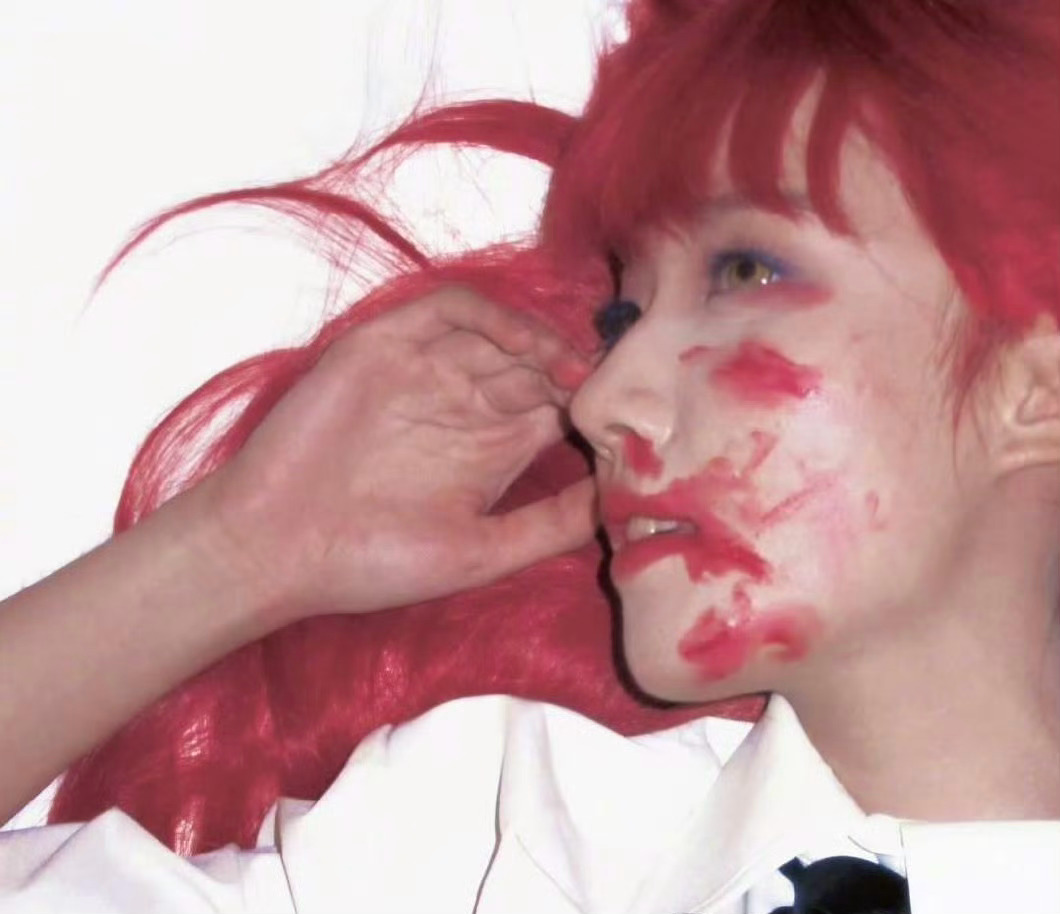 卢昱晓玛奇玛cos，我以为卢昱晓cos马蓉！[淚奔][淚奔][淚奔] ​​​