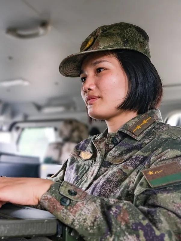 #迷彩军恋[超话]#“既然穿上军装，就要守一方国土不能只考虑儿女情长”从战友到夫