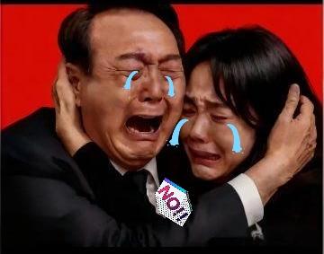 快讯，快讯
韩国传来消息

11月7日，韩国前总统尹锡悦和老婆金建希居然在首尔中