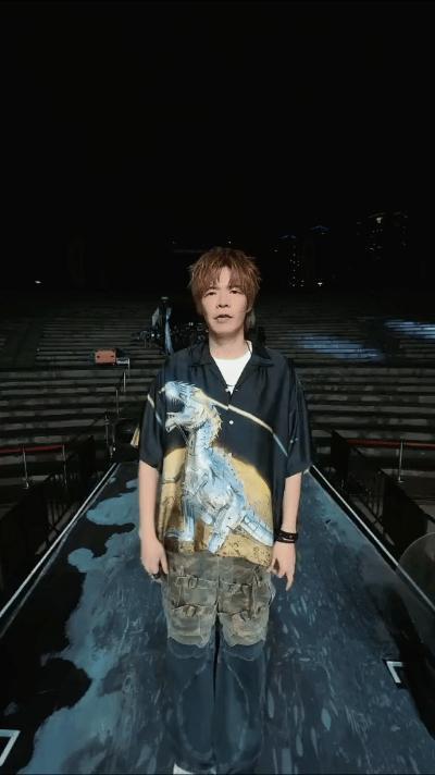 内娱真的站起来追星了 谁懂站起来追星的含金量啊！这次内娱上大分，超内场的距离，震