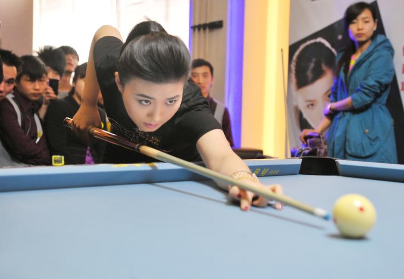 九球天后元旦现绝技
一杆将2025变成2026，台球世界冠军带你“花式跨年”。