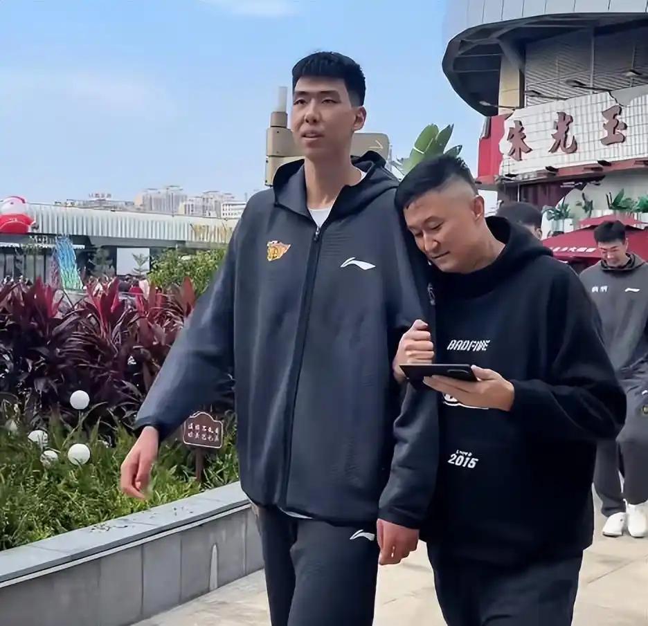2026年NBA选秀大会结束了，没有徐昕。一个多月前炒作吹捧徐昕的自媒体出来说句