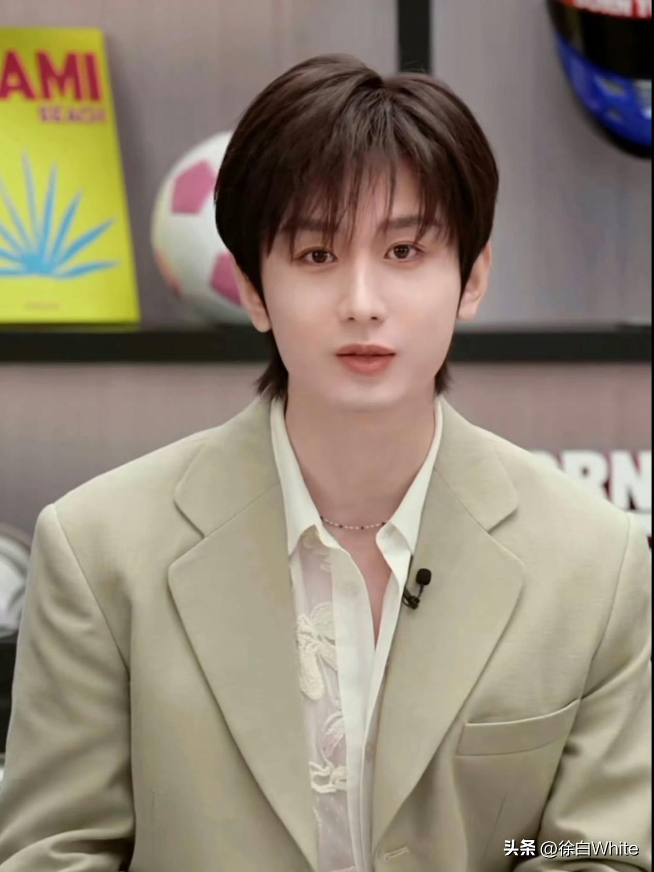 3月20日，许久不见，成毅分享近况！
直言自己回老家过了个年，休息了一段时间，同