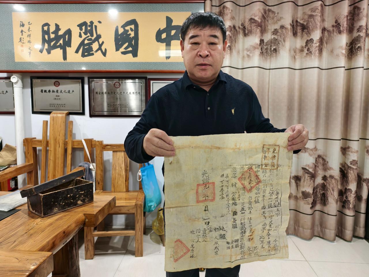 传承，植根于对历史记忆的珍视与接力。国家级非遗戳脚代表性传承人宋君杰、妻子张慧燕