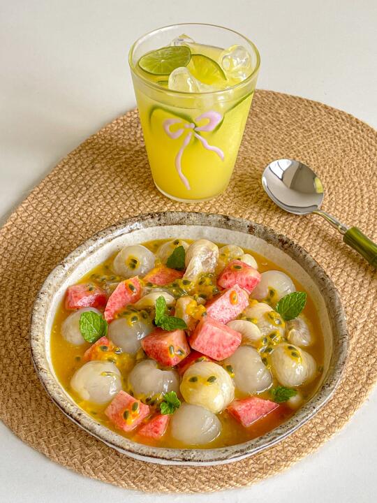 🍃夏天的幸福就是一碗百香果渍水果🍋