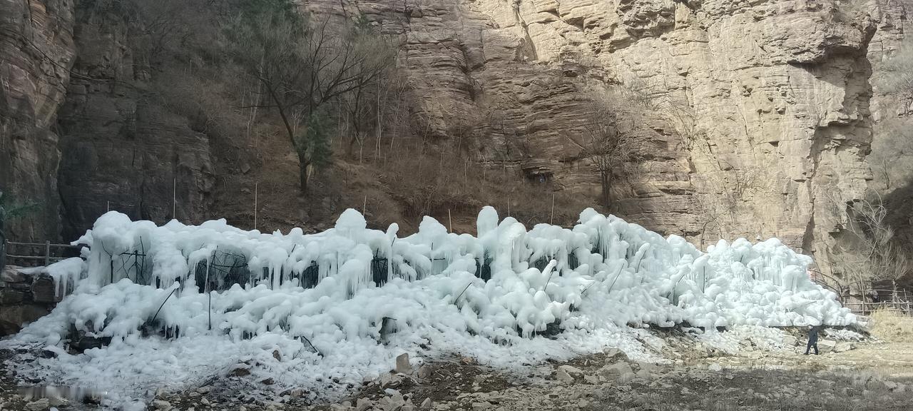 分享几个超实用的育儿小妙招。宝宝哭闹时，别慌，先看看是不是饿了、困了、尿了或者冷