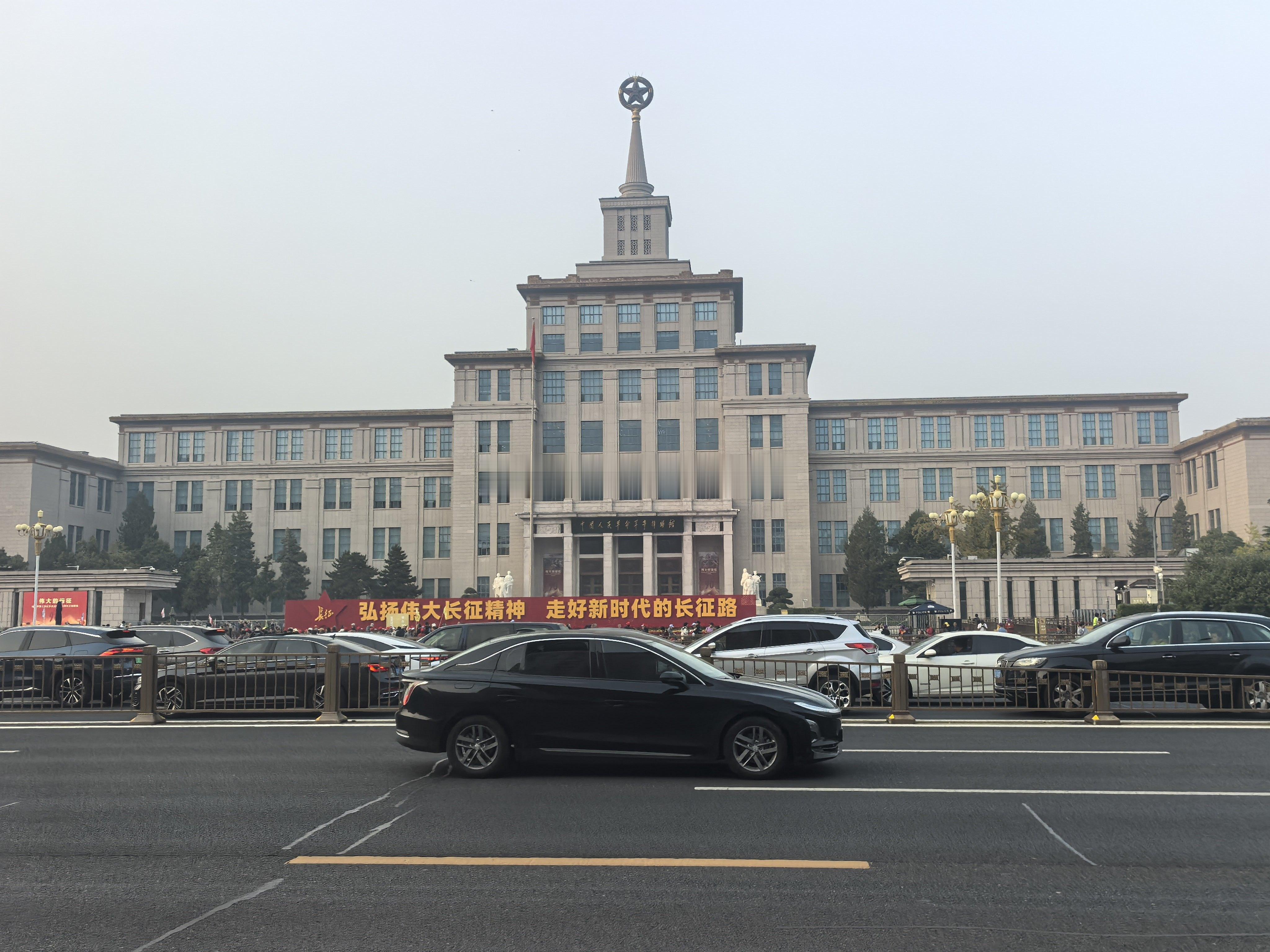 人性的七大吸引力：1、目标明确+行动果断=执行力；2、保持距离+不多管闲事=边界
