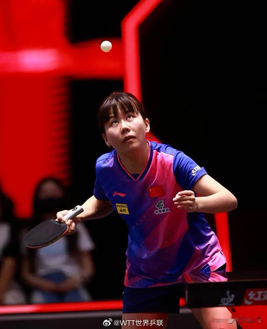 孙颖莎下午被陈幸同以2：4淘汰出局，突显了三个事实：
1.内战太难。一哥前天输给