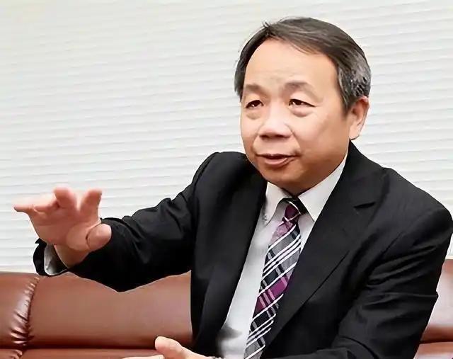 处境尴尬的石平终于出来说话了！就在我方经贸代表团走访北方四岛之后，那个曾多次窜访