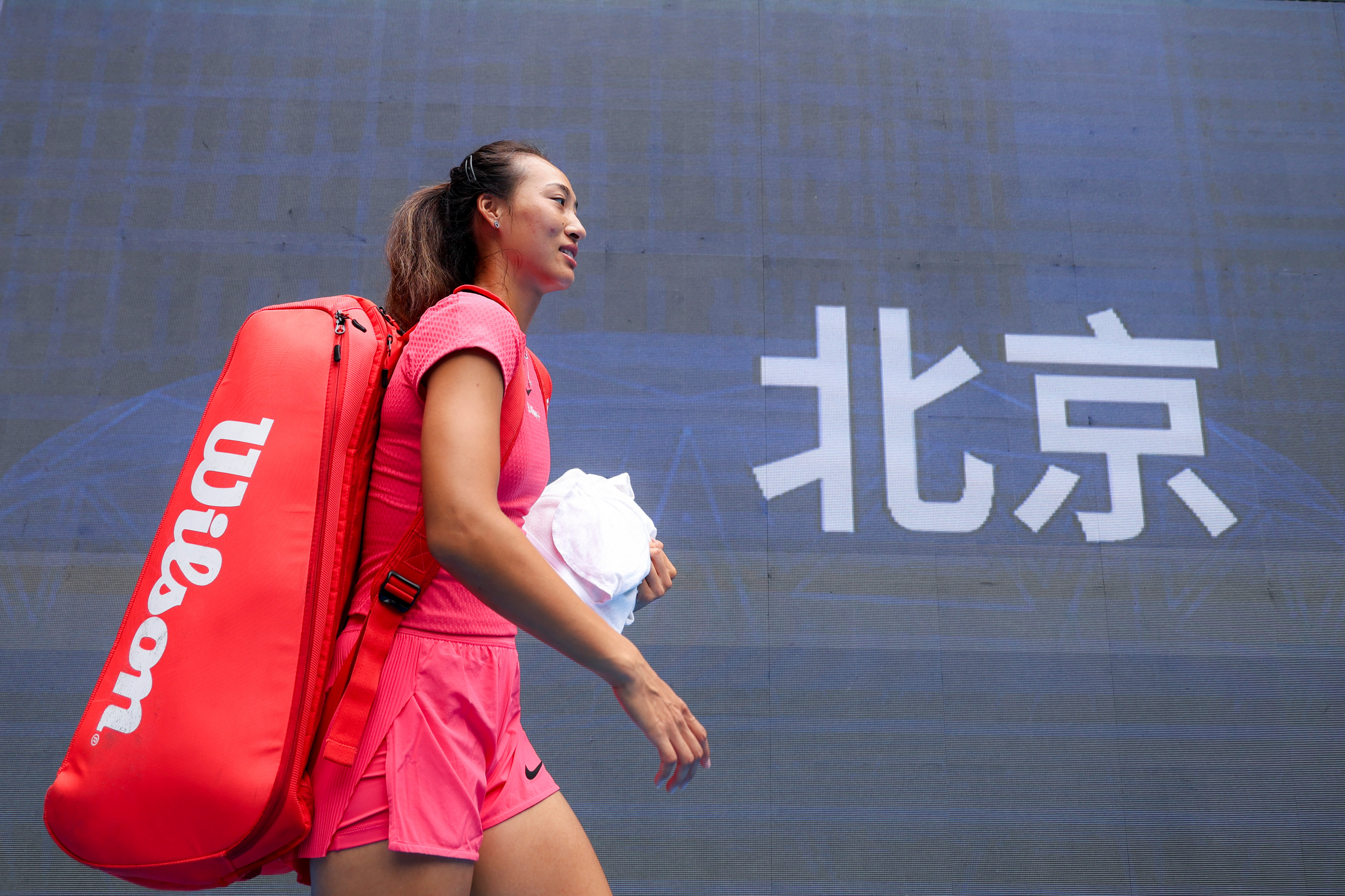 【中网女单签表】2024中网公布女单正赛签表，郑钦文作为5号种子首轮轮空，她将在