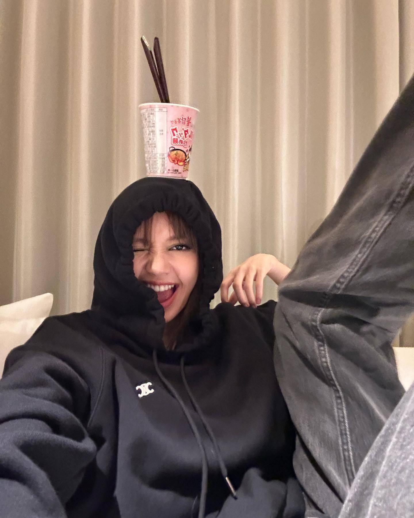 日巡莎有种别样的温柔感lisa