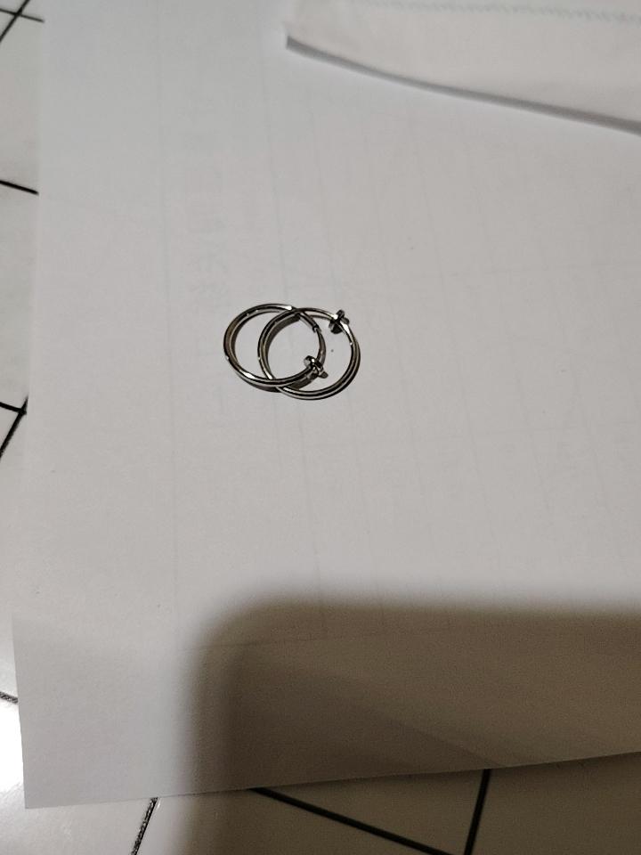 今天整理东西才发现，平时抠抠搜搜的，似乎买了很多杂七杂八的东西。
1000元一件