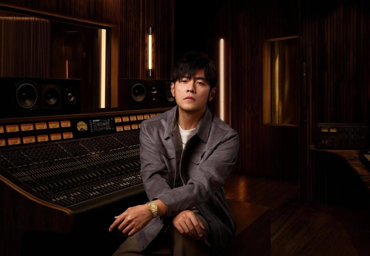 杰伦分享帝舵表帅照 ​​​