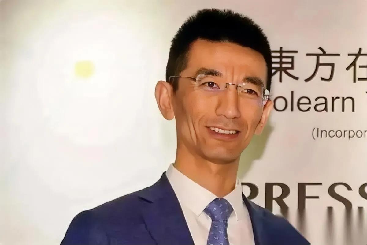 俞敏洪刚发的文，孙东旭真的从东方甄选走了。

不是休假，不是顾问，是彻底不参与工