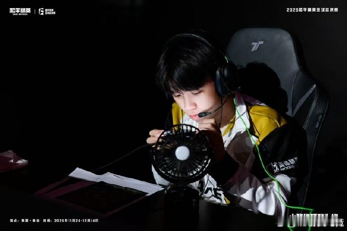 天霸状态回温 天霸这场比赛真的让人看到了状态回升的势头，每一次转移和架枪都特别稳