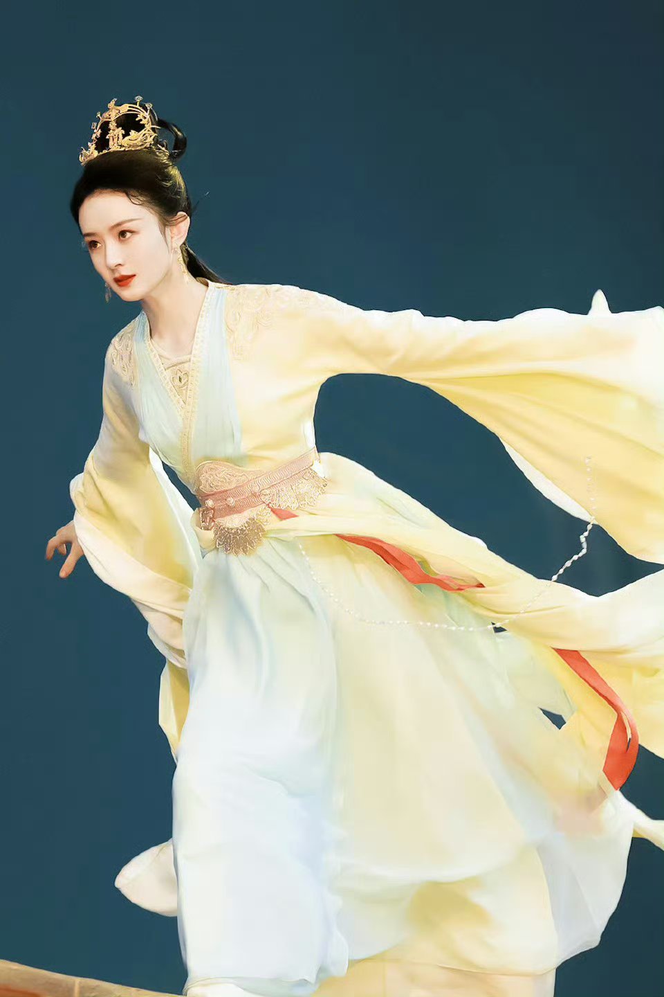 我们沈璃真的颇有神女的风姿