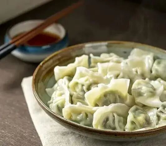 冬至吃饺子今日23时03分冬至一年最冷的日子要来了热点解读 。冬至吃饺子的习俗，