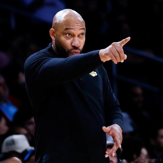 哈姆光环  哈姆又进决赛了  [笑而不语]哈姆目前NBA杯继续保持不败，且二进N