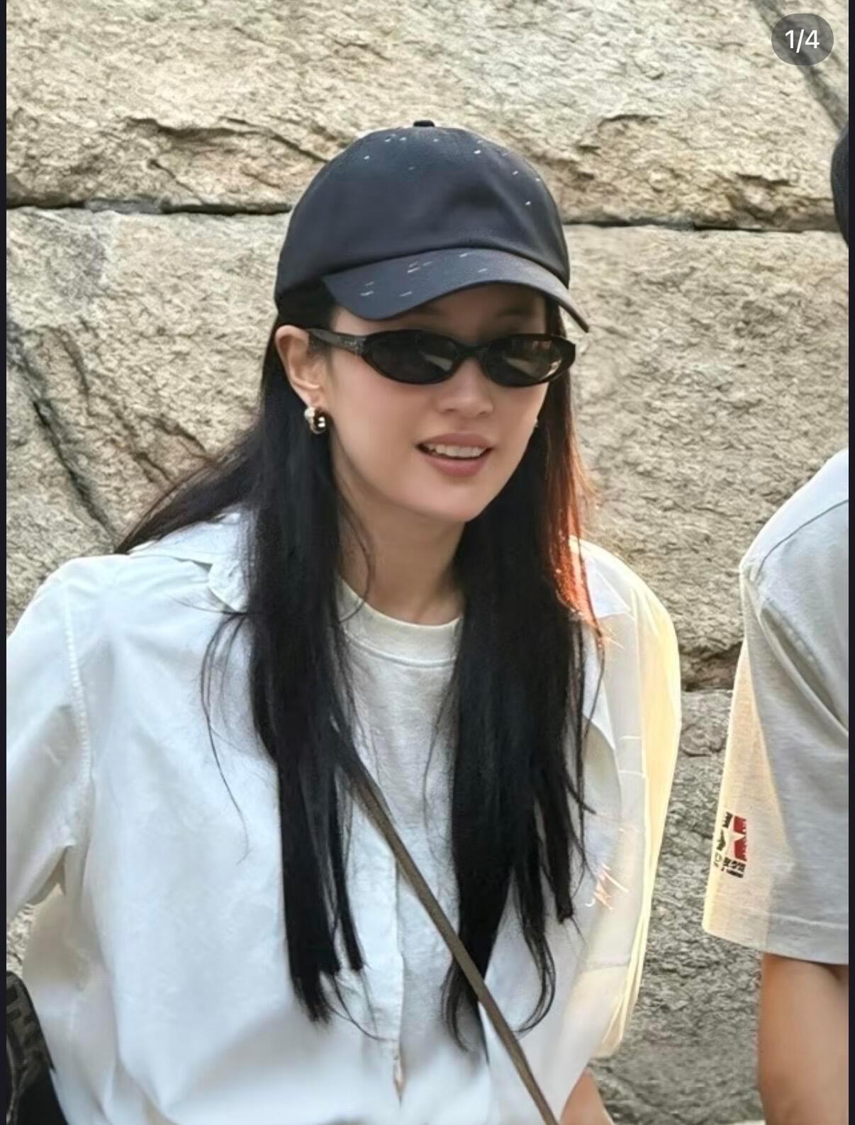 刘亦菲北电同学聚会照刘亦菲北电同学聚会这状态属实是好！