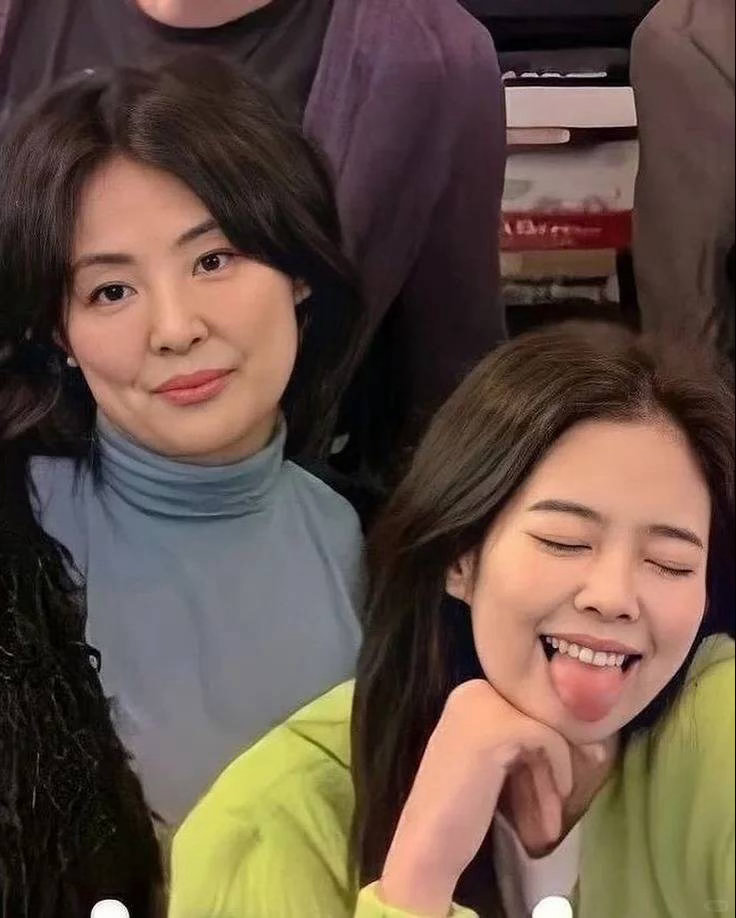 我并不知道jennie粉丝这是怎么了 