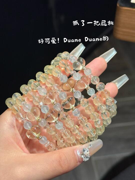 抓了一把小屁桃！！