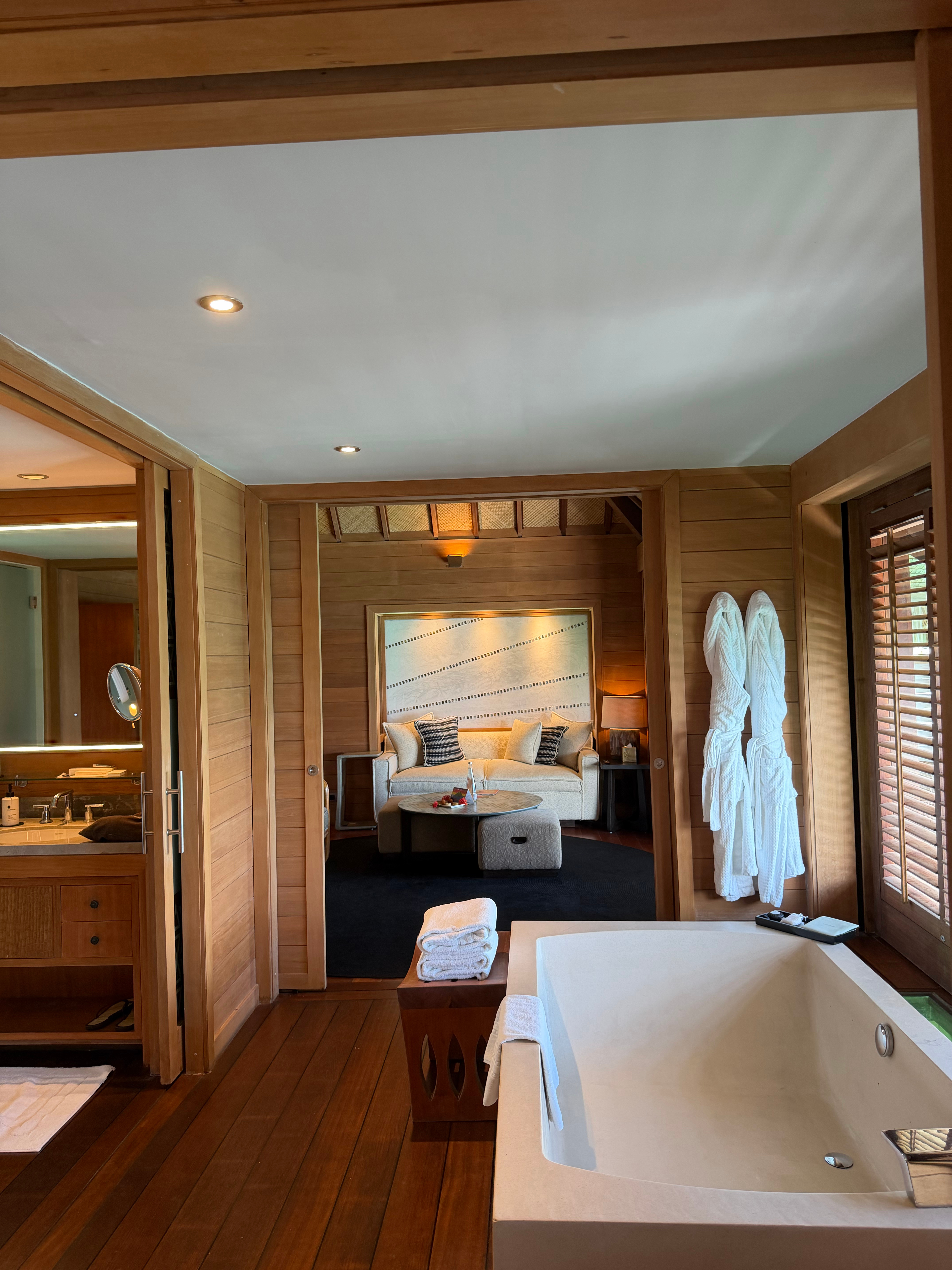 La Orana🌼天气太好 相册里八百张照片 法属玻利尼西亚·博拉博拉岛四季度