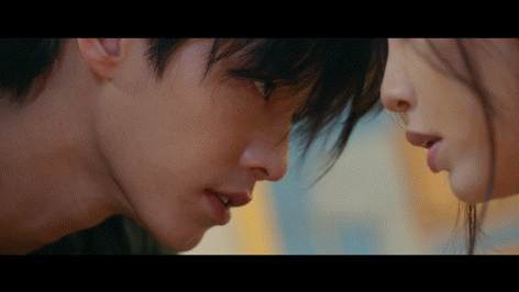 十年不见他还记得你对桃子过敏 以为是单向想念，实则是双向沉沦，十年未改的惦记，朝