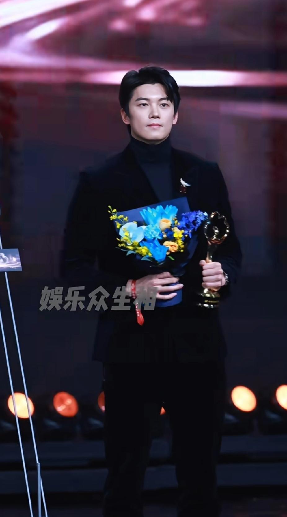 颜值与实力双绝！陈芋汐苏炳添汪顺同框领奖，太养眼了
 
2月5日微博之夜盛典，陈