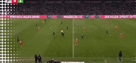 德甲第16轮 拜仁慕尼黑8:1沃尔夫斯堡拉斐尔·格雷罗进球 