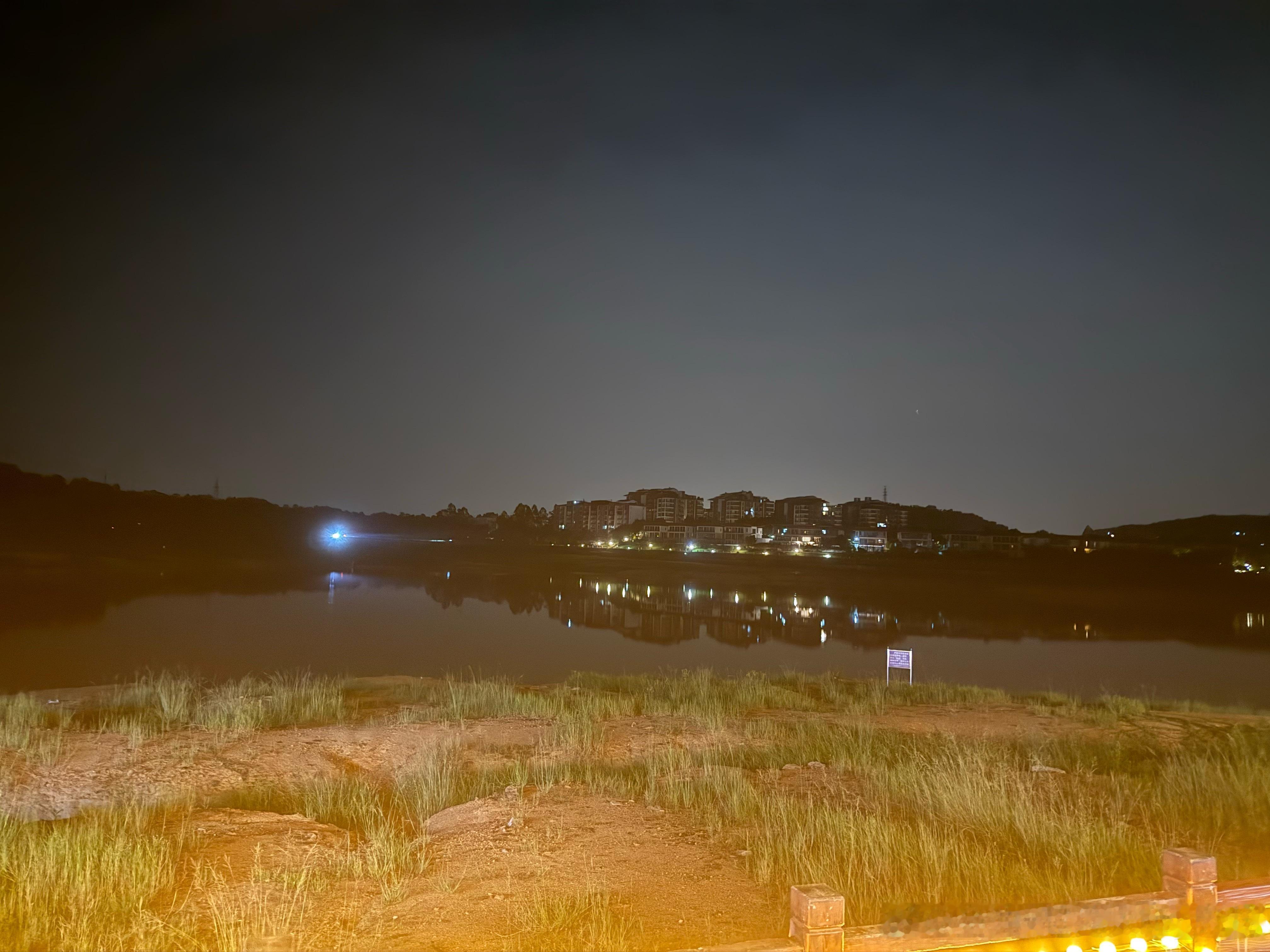 实盘忙的差不多了，出来吹吹风每天加班也挺累，偶而放松一下蛮好，私信的朋友们不用着