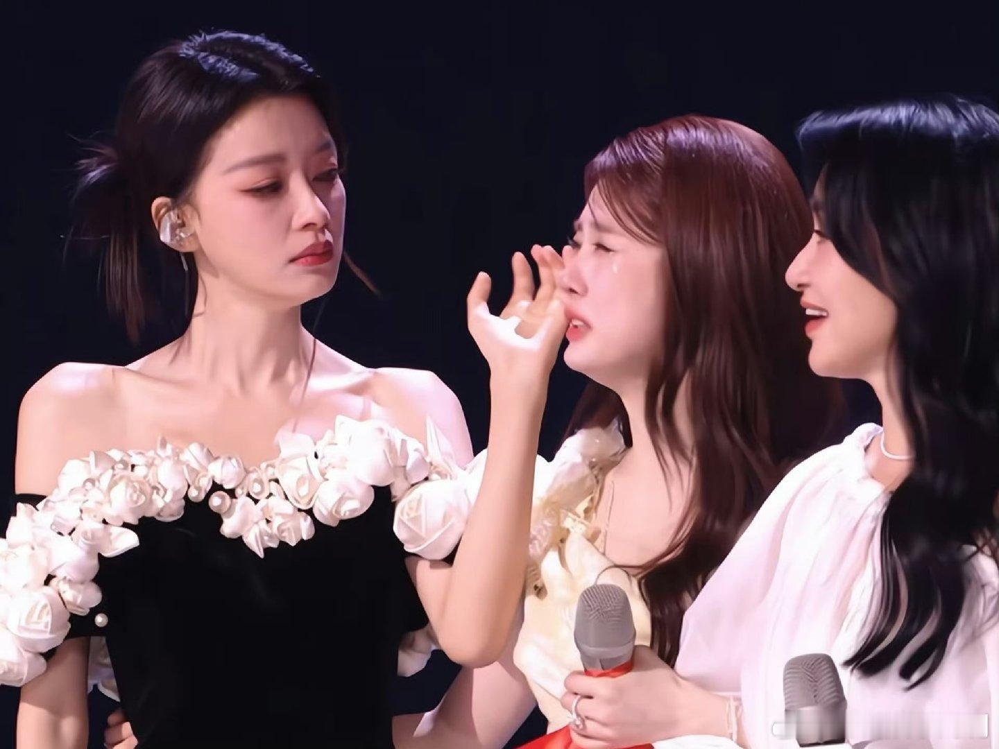 张慧雯同学说她平常不怎么爱说话乘风2026平时i人沉默寡言，舞台e人闪亮登场，反