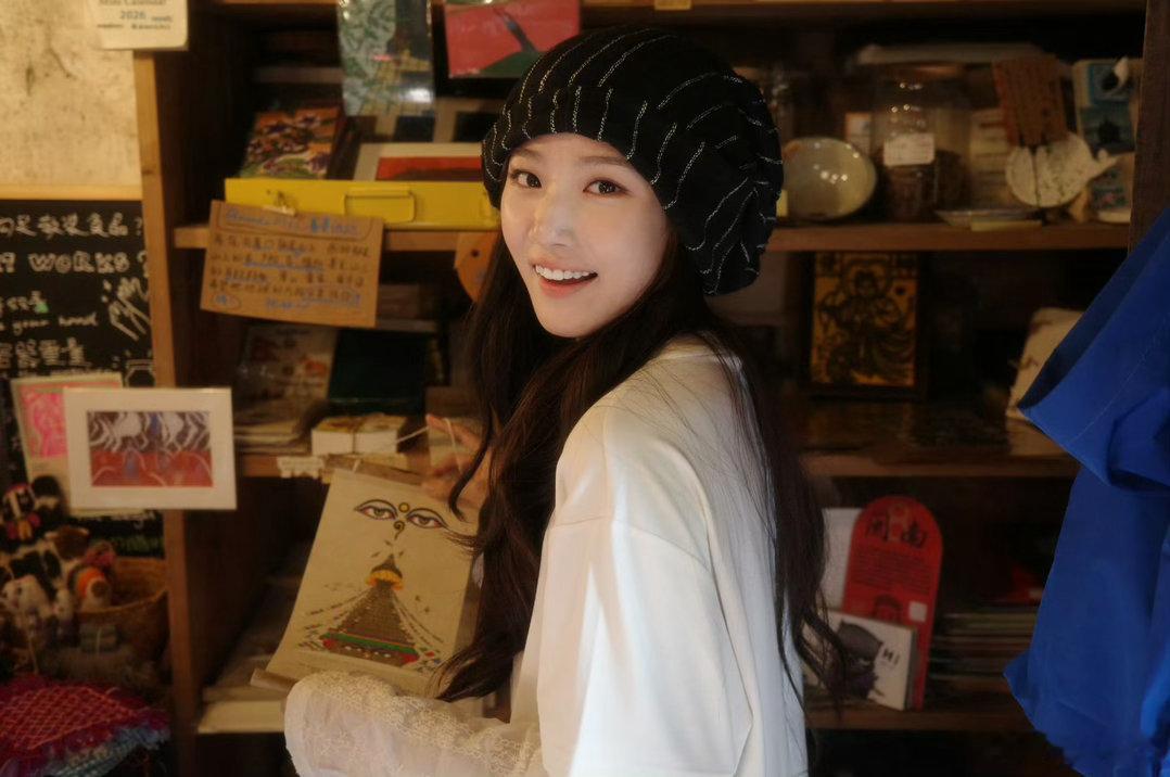 卢昱晓  lyx卢昱晓 lyx卢昱晓南衣 虽然你是关机就会消失的电子蝴蝶但我永远