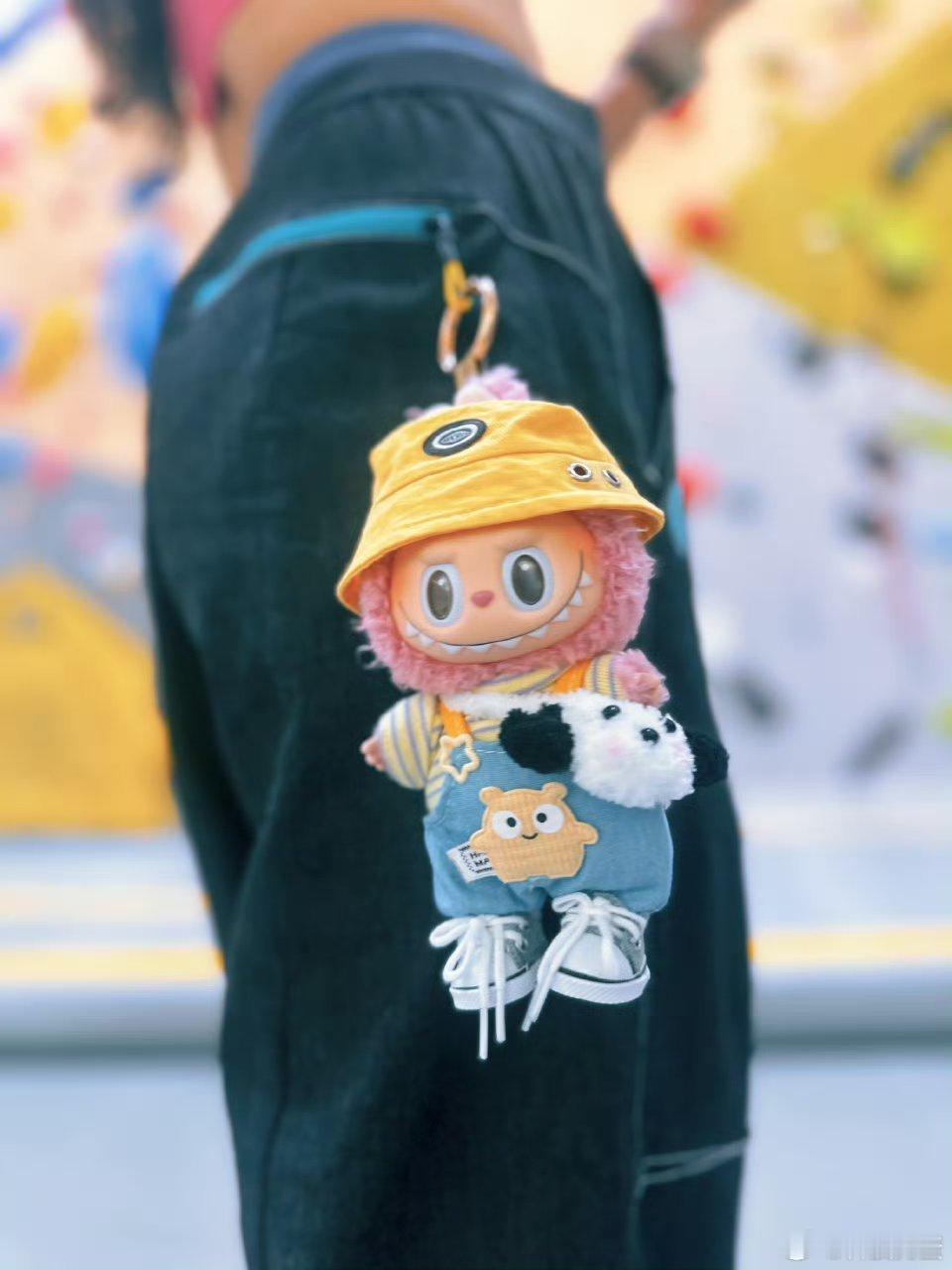 最近labubu很火啊，但是只有狗蛋欣赏不来吗?可能是狗蛋真的没这个审美吧，欣赏
