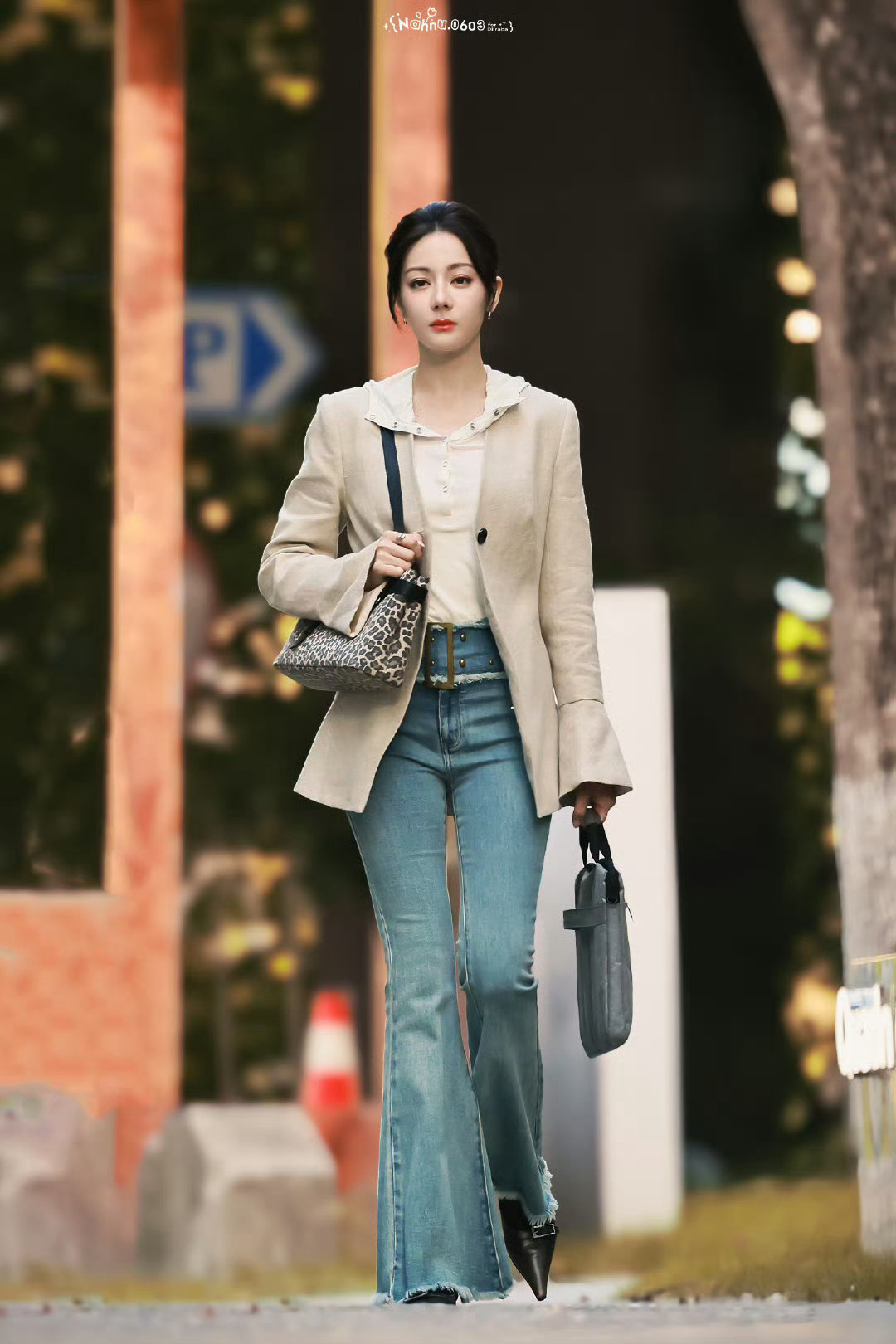 女明星牛仔裤穿搭给谁？ 