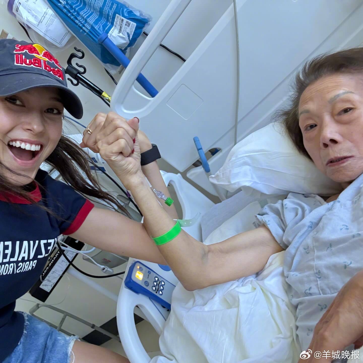 【#谷爱凌做到了和奶奶一样勇敢#】谷爱凌夺得米兰冬奥会自由式滑雪女子U型场地技巧