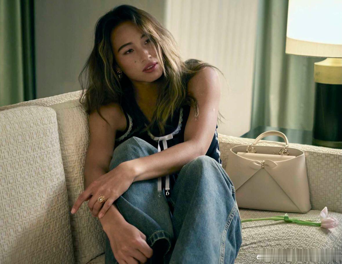 郑钦文🇨🇳的迪奥氛围郑钦文ig更新DIOR mood，时尚感，文艺感十足wt