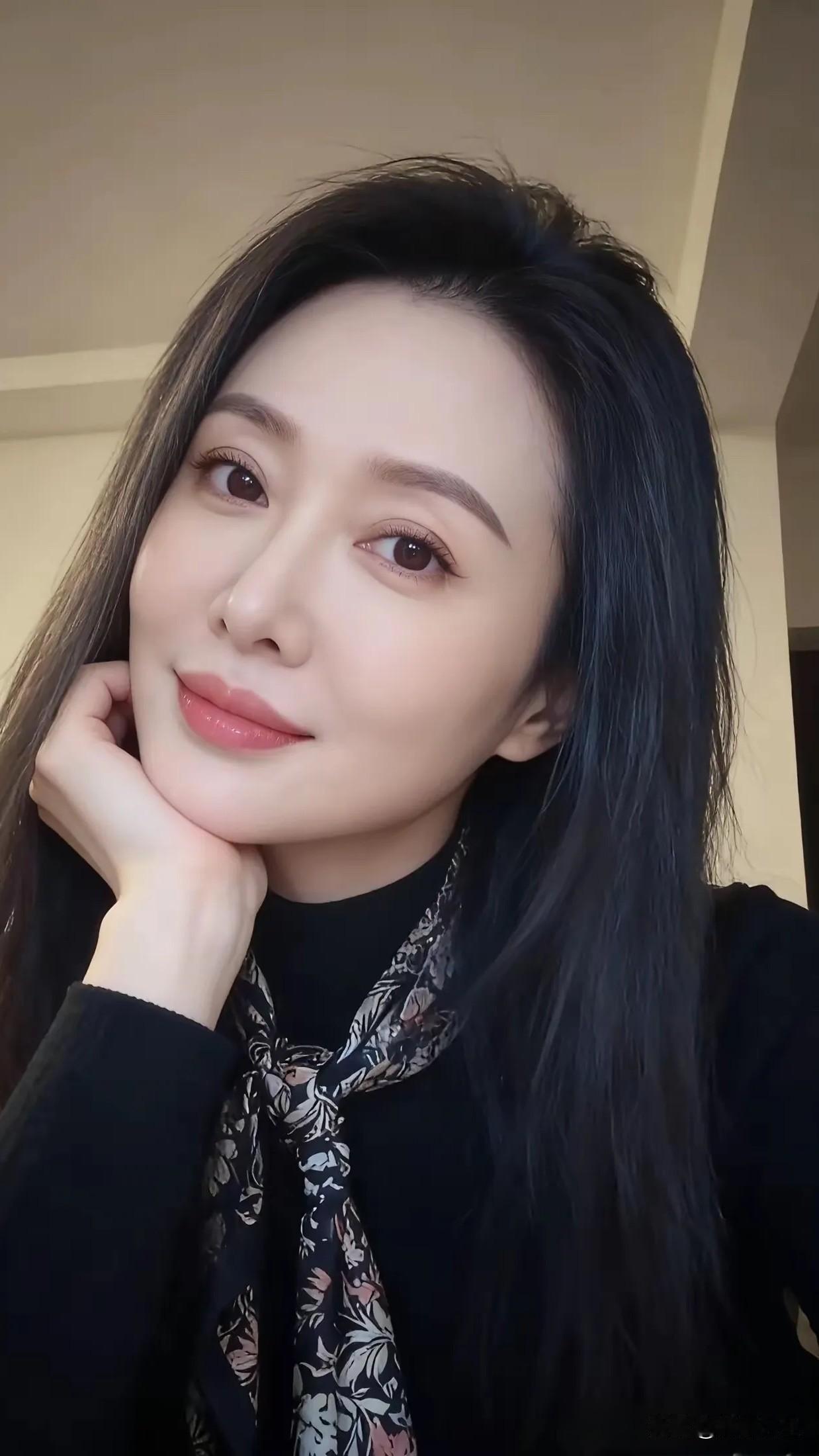 不用活的太明白，做个快乐自在的人，看淡所有的人和事，惜我者惜之。弃我者弃之。。 