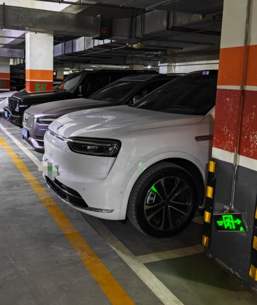 这个视角哪个车更帅？ 