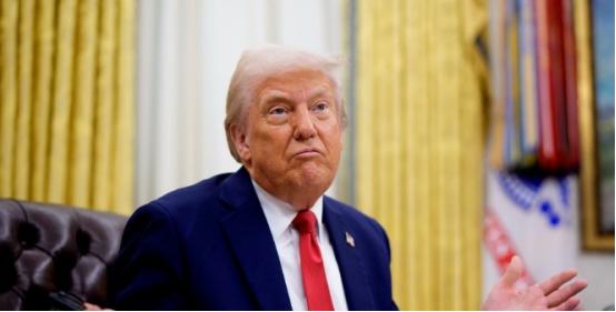 特朗普发文说：“中国对我永久开放霍尔木兹海峡感到非常高兴。我这么做，也是为了中国