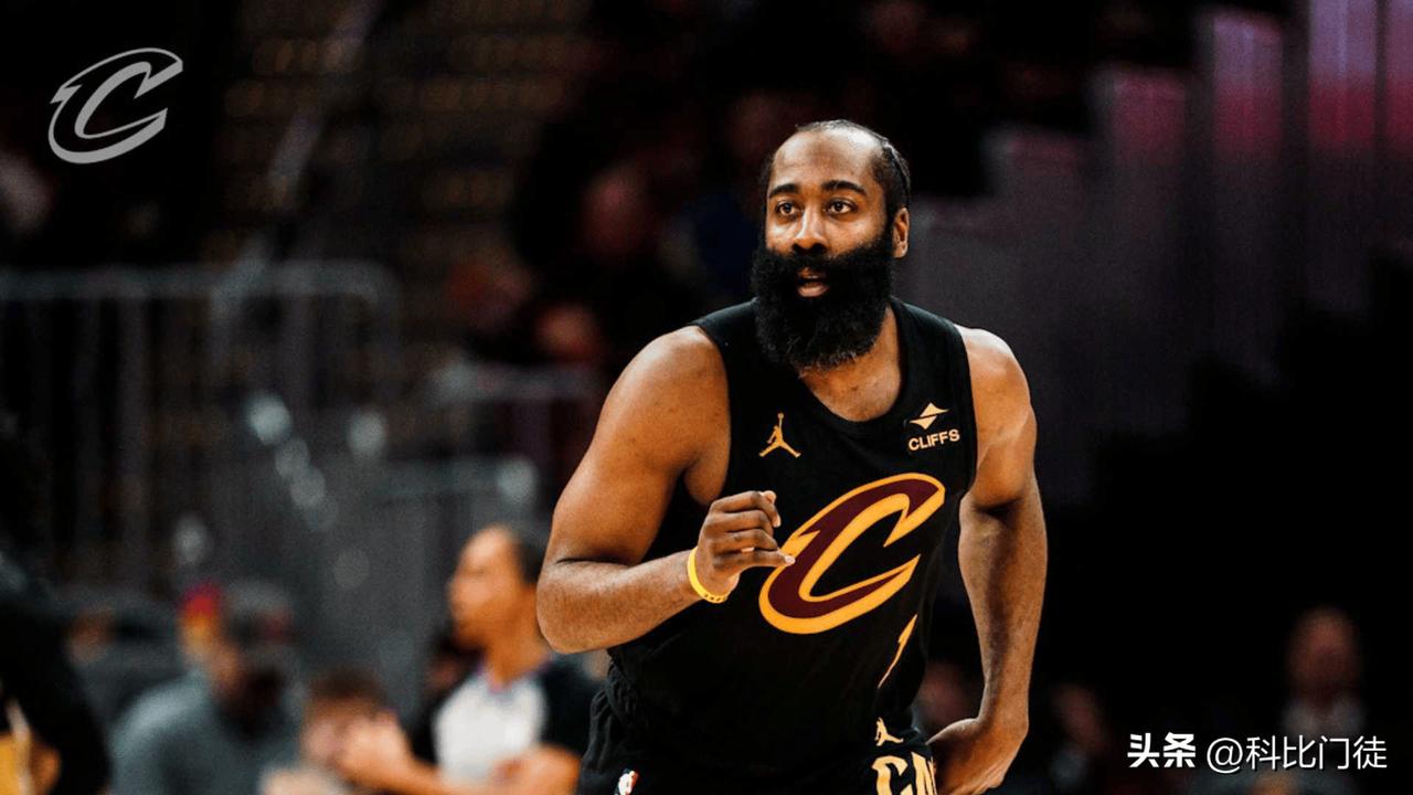 还有一场勇士，勇士虽然战绩在第八，但谁也不敢小看他。只要库里复出，依然是顶级阵容