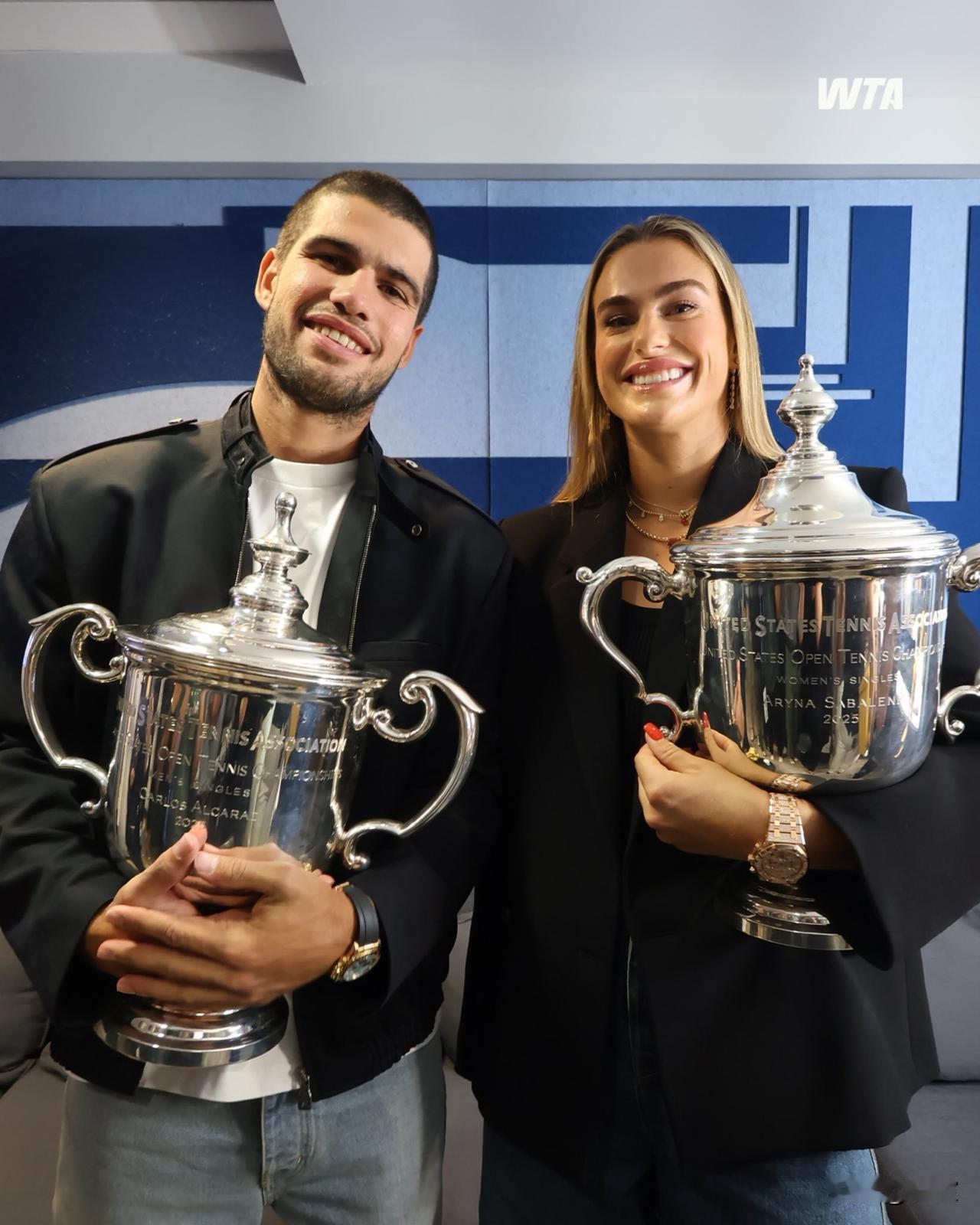 澳网第一比赛日已经全部结束，当日虽然有多位种子选手爆冷出局，但两位头号种子却波澜