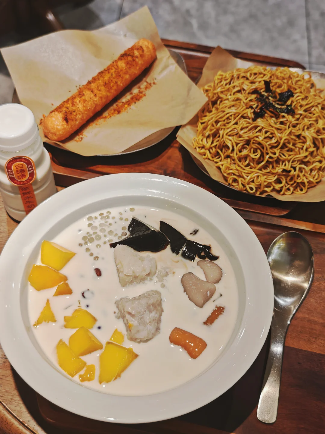 一人食午餐，主食糖水一站式搞定