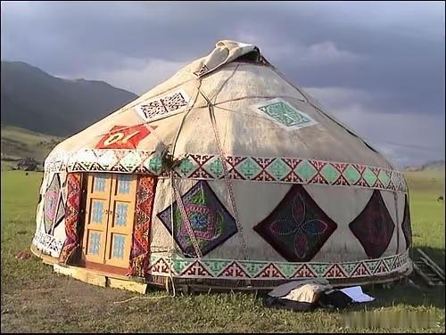 零下40°C，蒙古人住毛毡帐篷为啥不冷？一开始我也纳闷，薄薄一层布能挡啥寒风？直