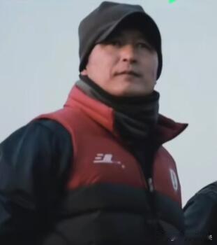 韩国教头金都根，无限接近明年苏超南通队主教练。他的执教风格非常强调整体跑位和传球