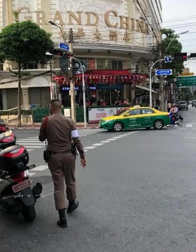 就在前天，5名中国人在边境莫名失联，事后才查清，他们不是遇上普通抢劫，而是被当地