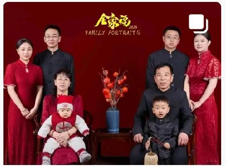 三十六载骨肉隔，一纸旧证盼归人
 
一场儿时影院里的意外，让她与故土骨肉相隔三十