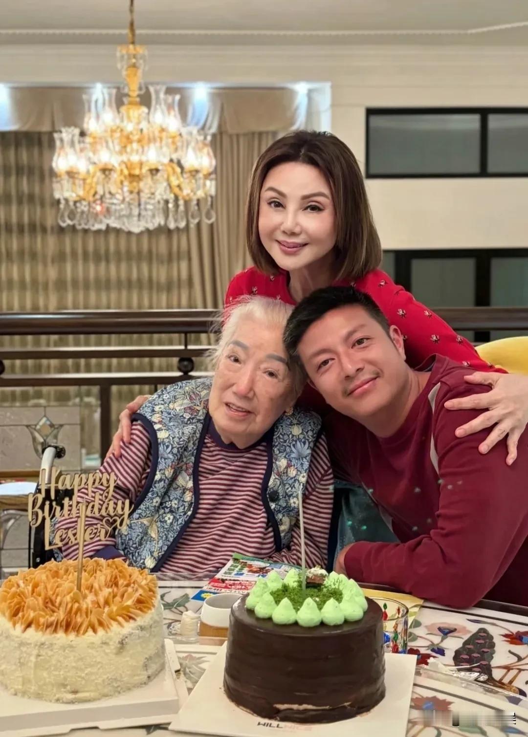 谢玲玲和百岁婆婆，一起为儿子庆祝生日，俩人分明没有血缘关系，却处成了亲母女一般，