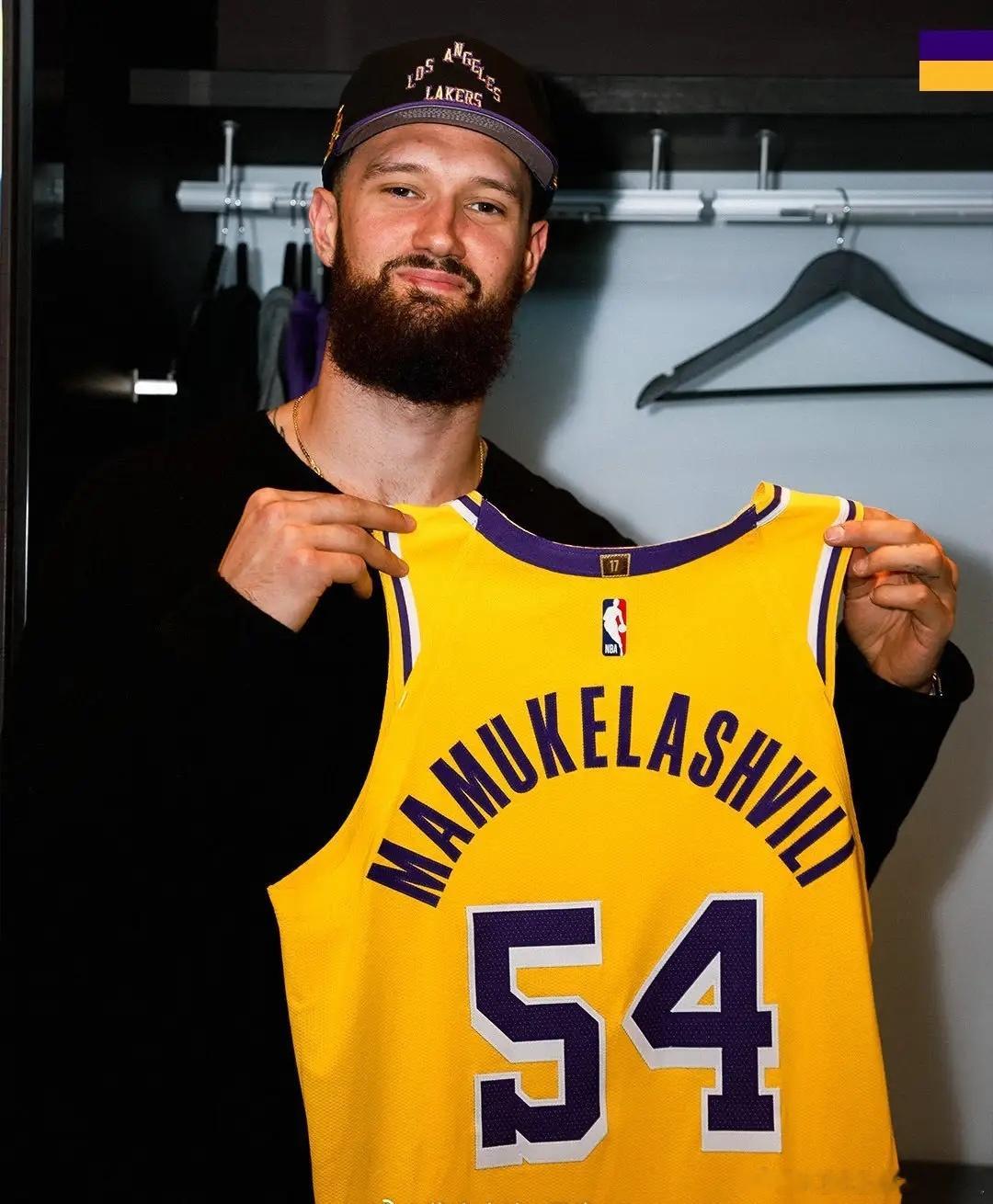 欢迎👏来到洛杉矶湖人💜💛湖人国度