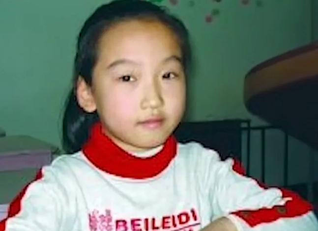 2007年，我国特种部队破格录取了一名只有6岁的女孩，成为军队历最小的军官。甚至